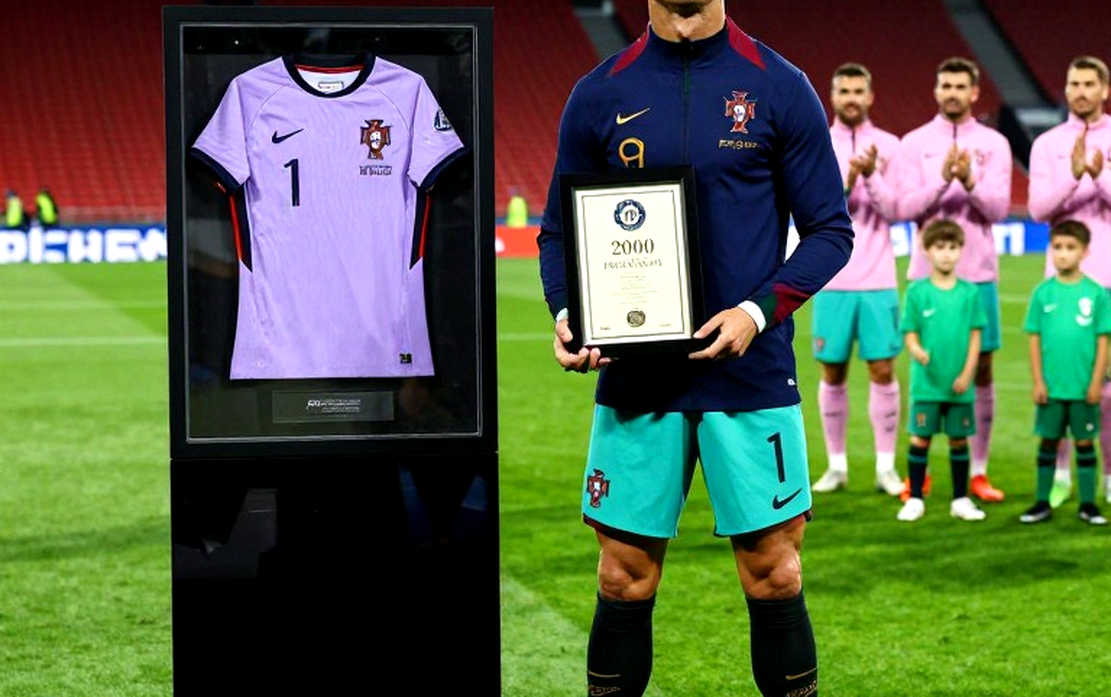 Deco's 'Past' and Fourteen Goals in Eight Games: How Solid Is Barcelona's No. 9 Foundation? Deco's 'Past' and Fourteen Goals in Eight Games: How Solid Is Barcelona's No. 9 Foundation?