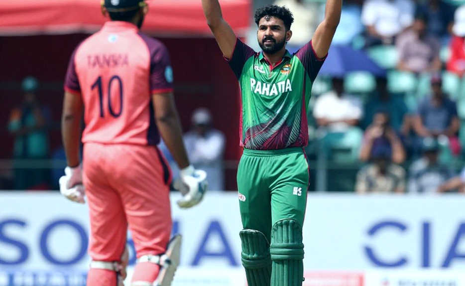ফরম্যাট ট্রান্সফার ফাঁদ: চামিন্দা ভাস দিল্লি ক্যাপিটালসের বোলিং কোচ, কিন্তু টেস্ট-ওডিআই পুঁজি কি টি-টোয়েন্টি ডেথ ওভার সামলাতে পারবে? ফরম্যাট ট্রান্সফার ফাঁদ: চামিন্দা ভাস দিল্লি ক্যাপিটালসের বোলিং কোচ, কিন্তু টেস্ট-ওডিআই পুঁজি কি টি-টোয়েন্টি ডেথ ওভার সামলাতে পারবে?