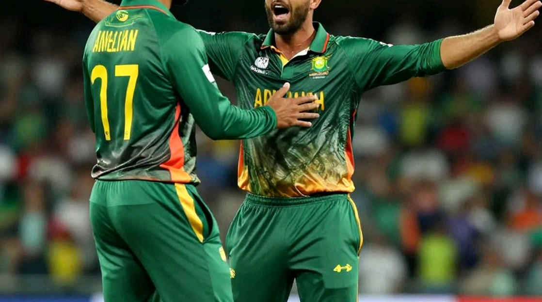 জাংশন ওভালের চল্লিশ মিটার: ম্যাকফাডিয়েন-মানেন্তির প্রথম শতক আর ভিক্টোরিয়ার ভেঙে পড়া কাঠামো