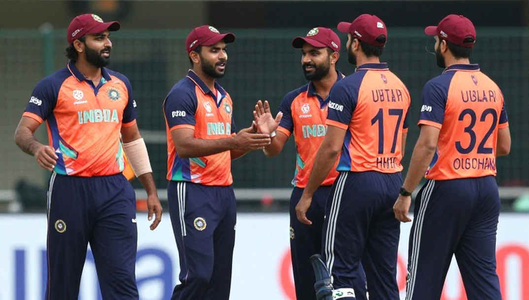 ৩০৭৩ শব্দের বিশ্লেষণ: নিউজিল্যান্ড ক্রিকেটের কাঠামোগত ভিত্তি দুর্বল, কিন্তু ‘শেষ ওভারের যোদ্ধা’ হয়ে ওঠার সংস্কৃতি প্রশ্নবিদ্ধ ৩০৭৩ শব্দের বিশ্লেষণ: নিউজিল্যান্ড ক্রিকেটের কাঠামোগত ভিত্তি দুর্বল, কিন্তু ‘শেষ ওভারের যোদ্ধা’ হয়ে ওঠার সংস্কৃতি প্রশ্নবিদ্ধ